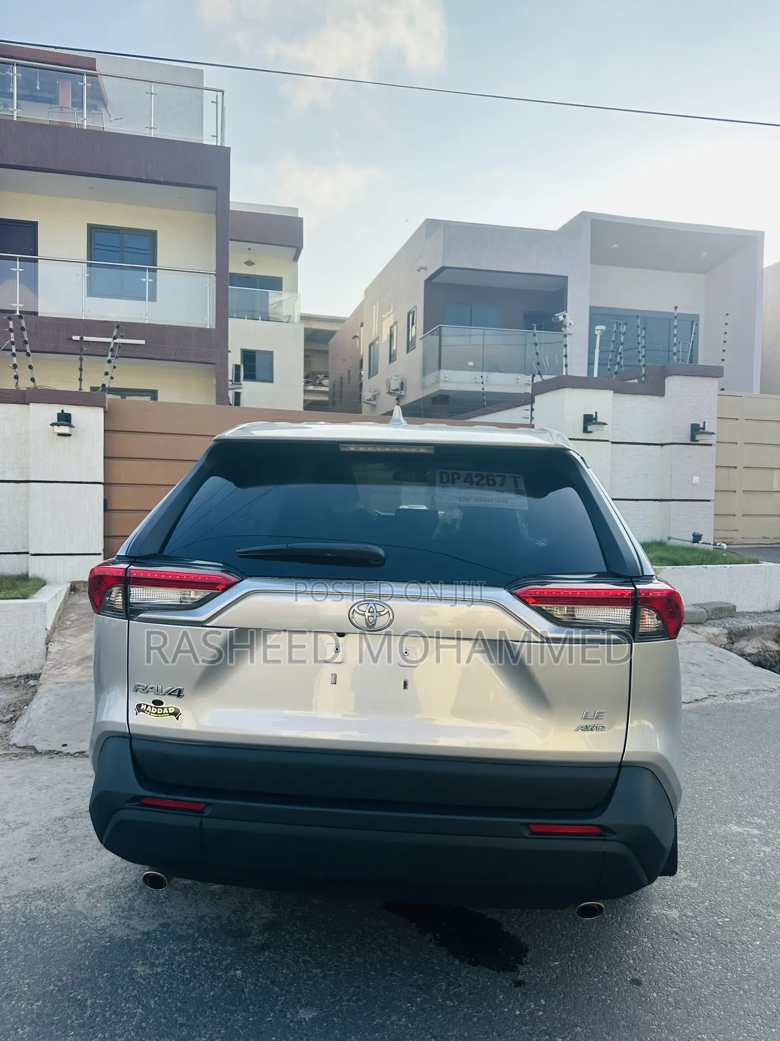Toyota RAV4 LE 2022 Silver