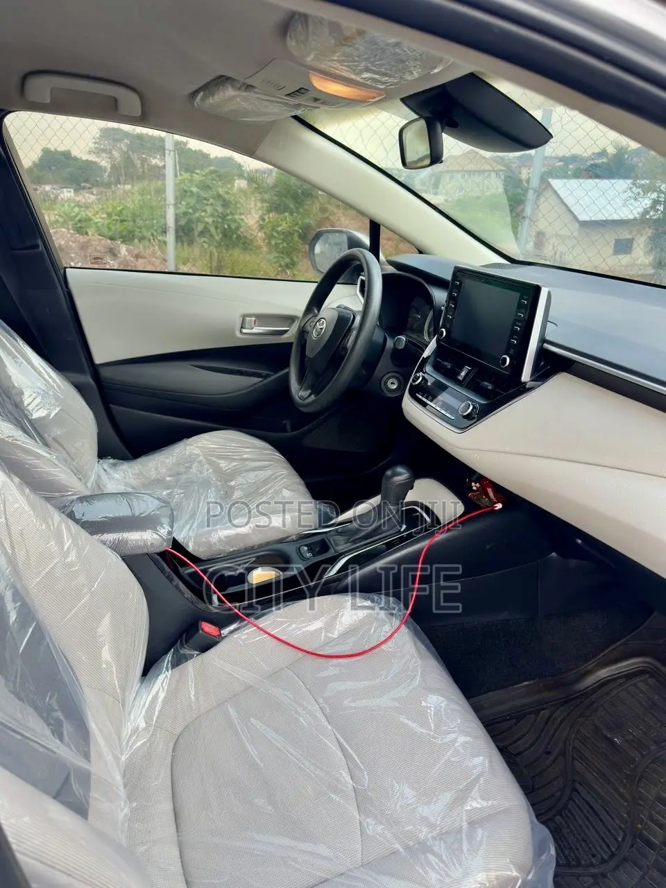 Toyota Corolla LE 2020 Silver