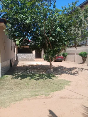 3bdrm Apartment in State Housing, Exhibition for rent
