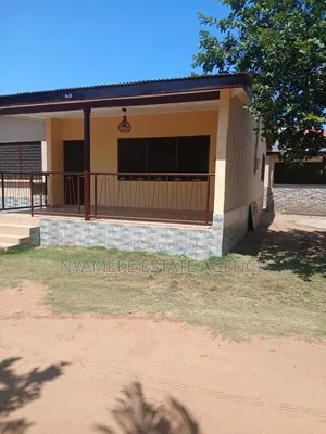 3bdrm Apartment in State Housing, Exhibition for rent