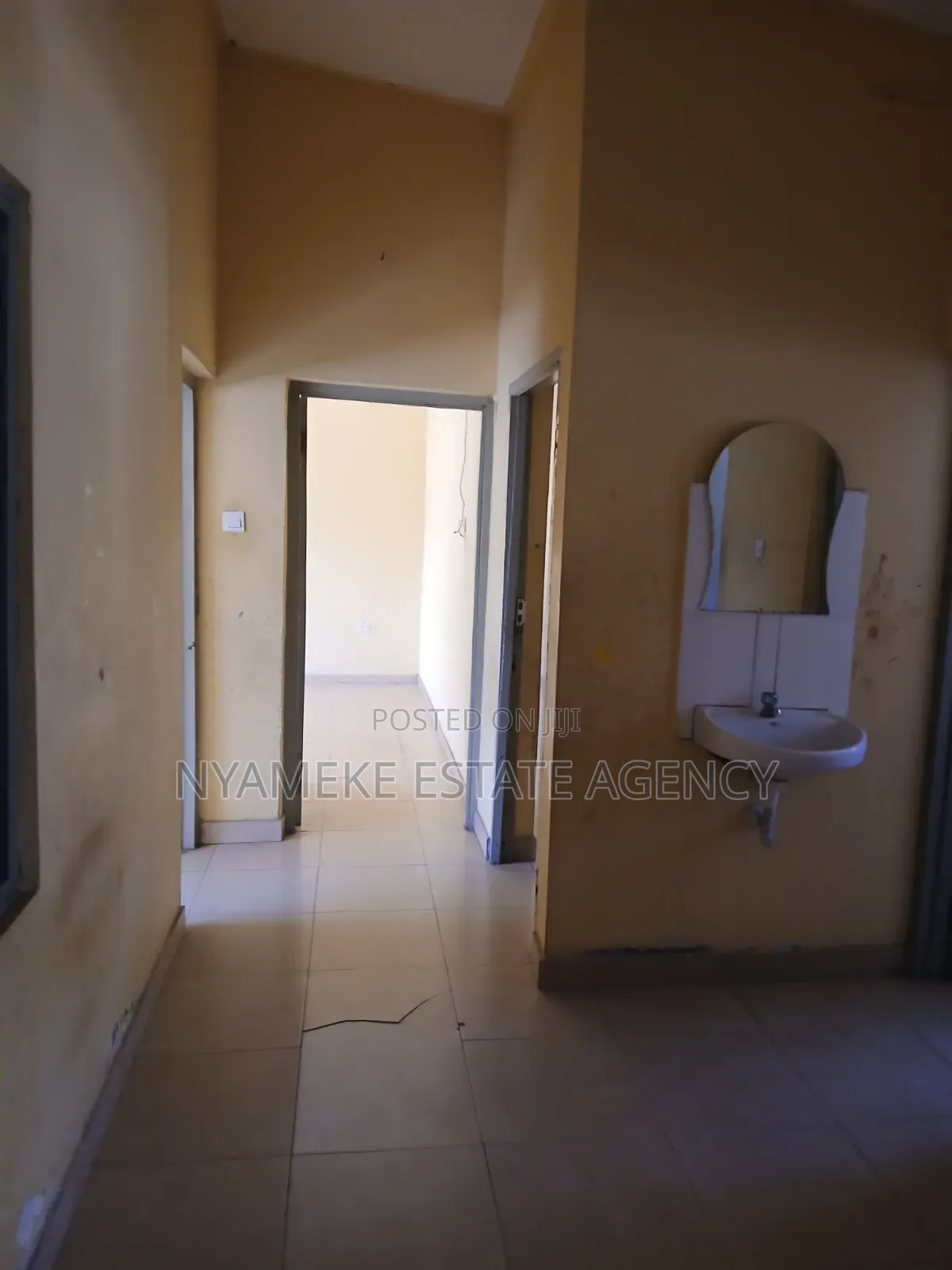 3bdrm Apartment in State Housing, Exhibition for rent