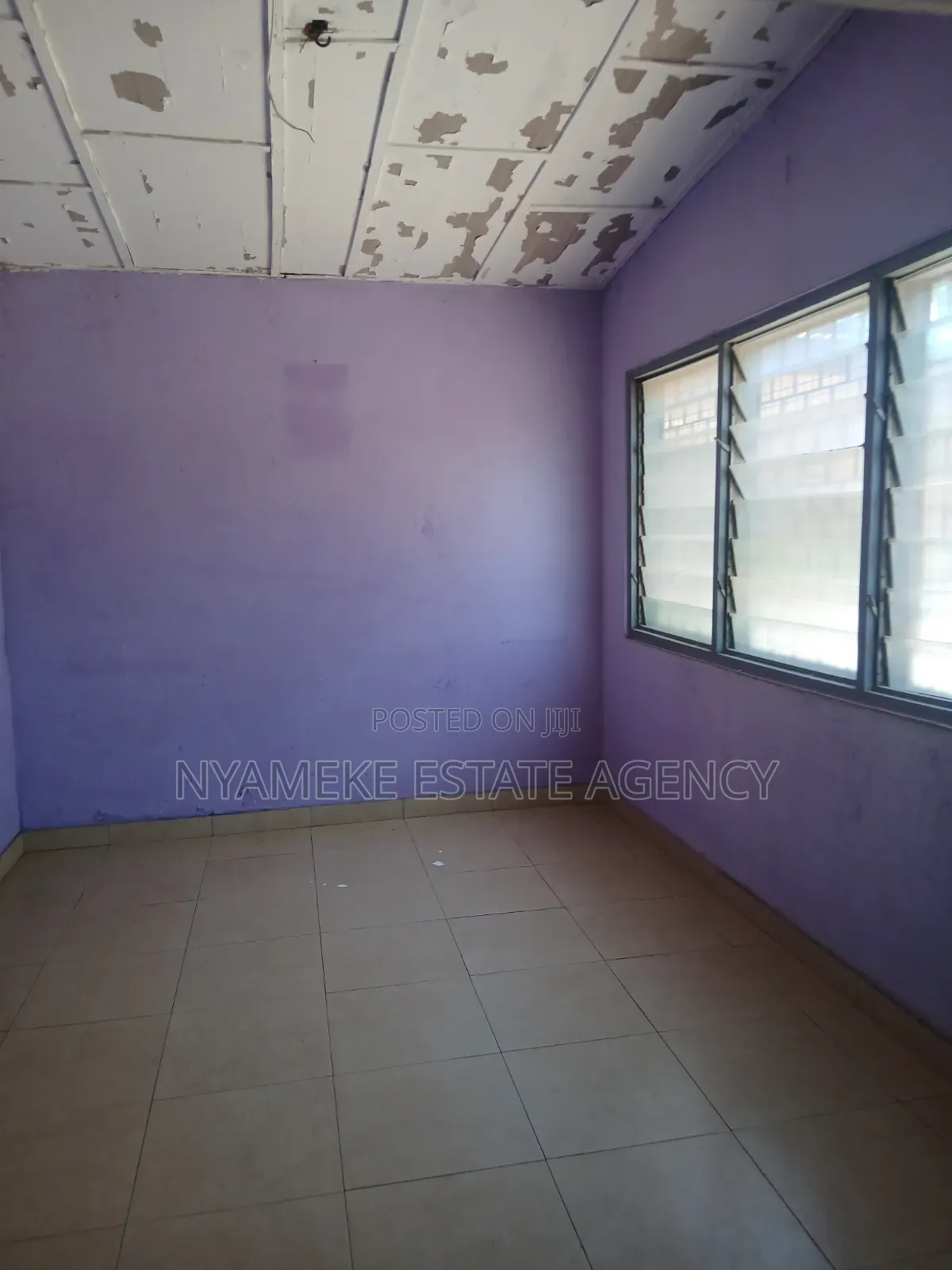 3bdrm Apartment in State Housing, Exhibition for rent