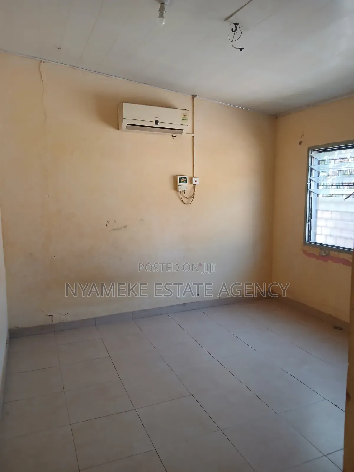 3bdrm Apartment in State Housing, Exhibition for rent