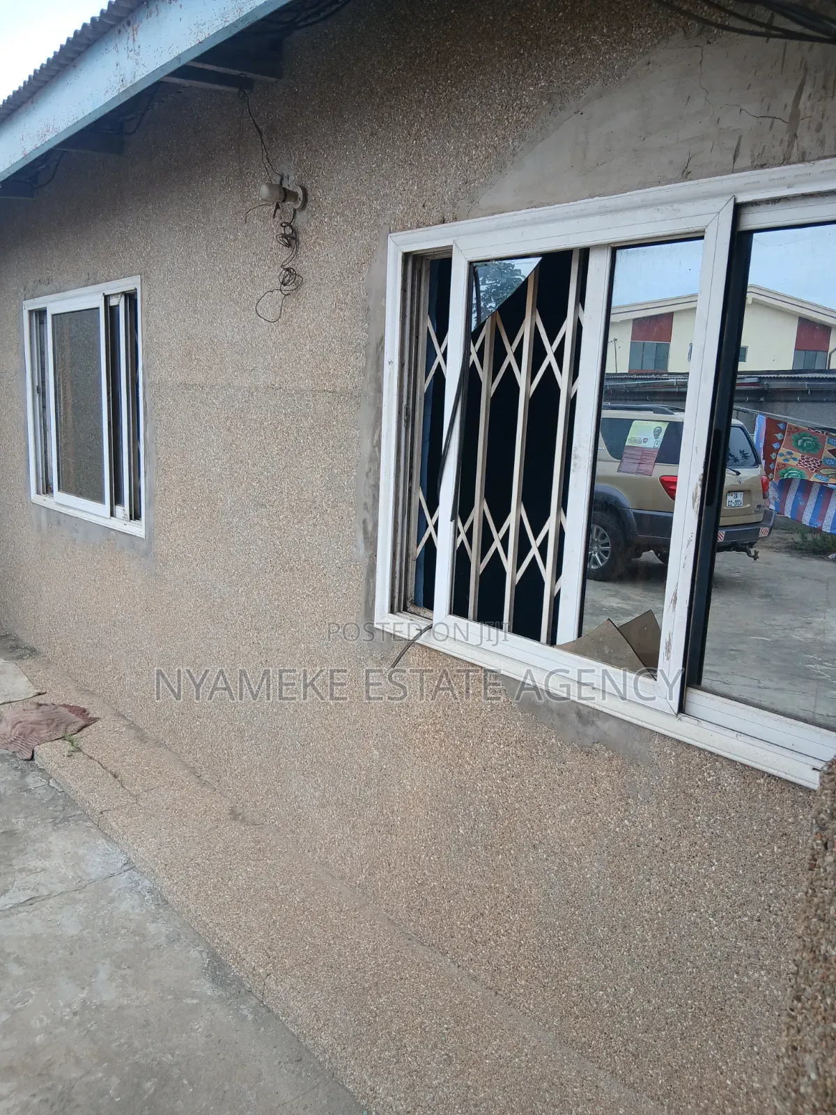 3bdrm Apartment in Atomic, Exhibition for rent