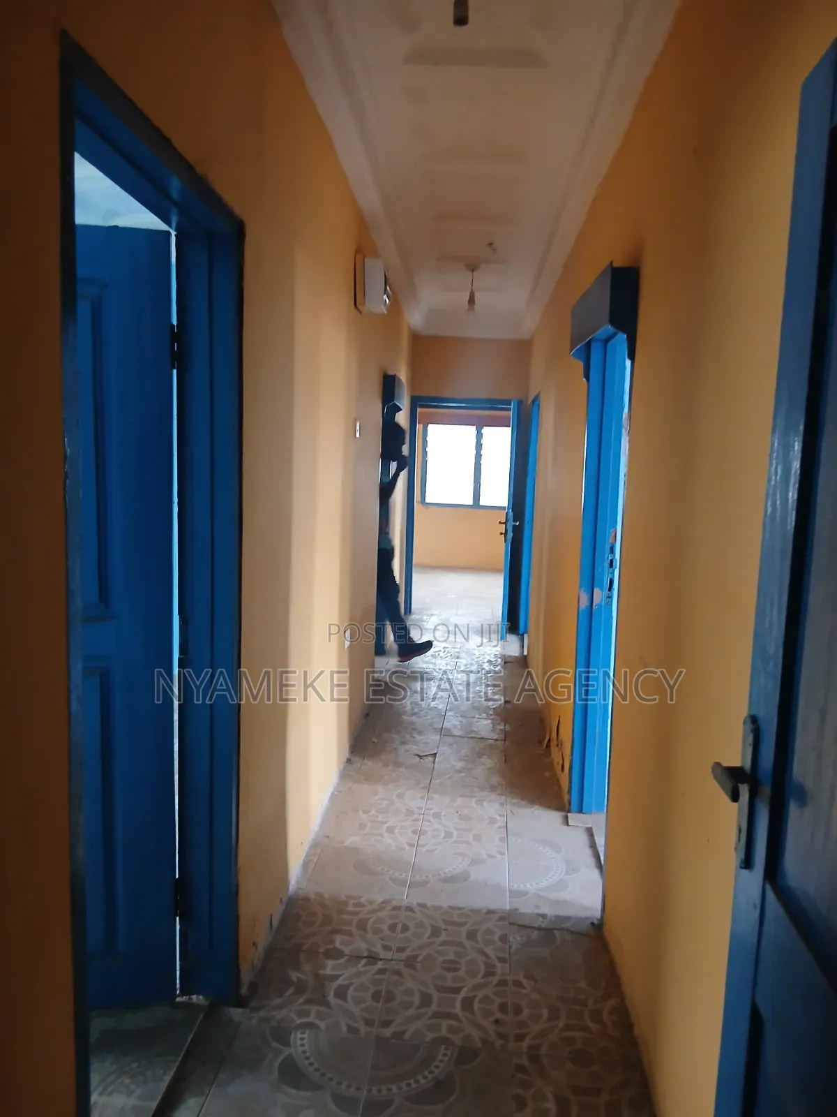 3bdrm Apartment in Atomic, Exhibition for rent