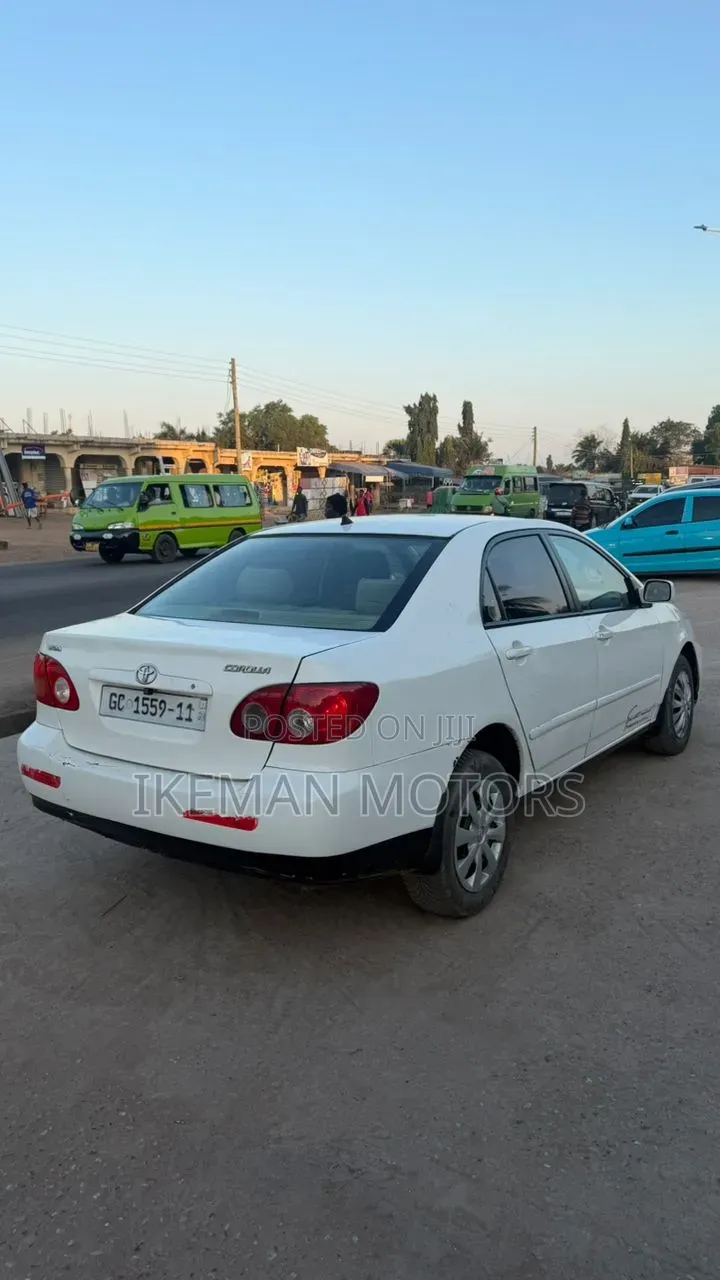 Toyota Corolla LE 2006 White
