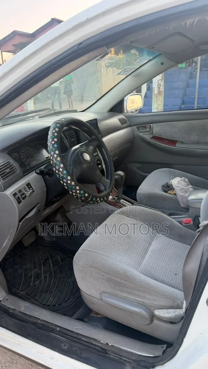 Toyota Corolla LE 2006 White