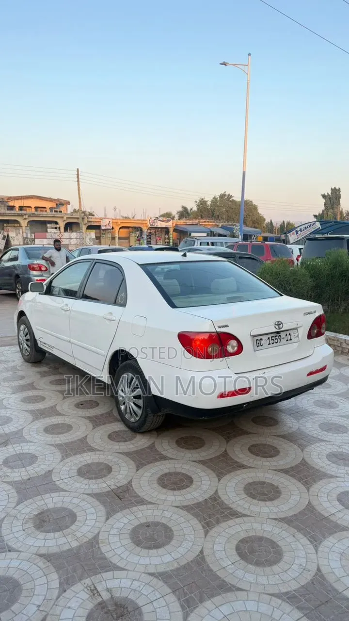 Toyota Corolla LE 2006 White