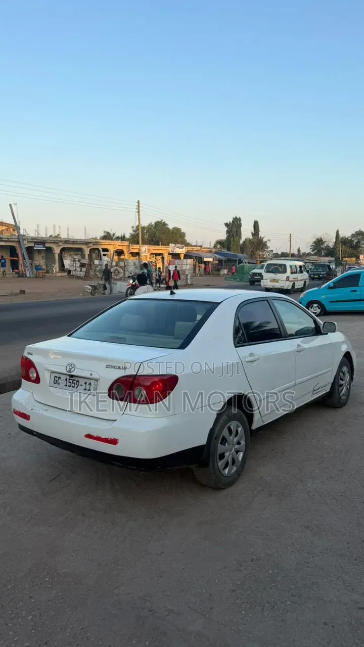 Toyota Corolla LE 2006 White