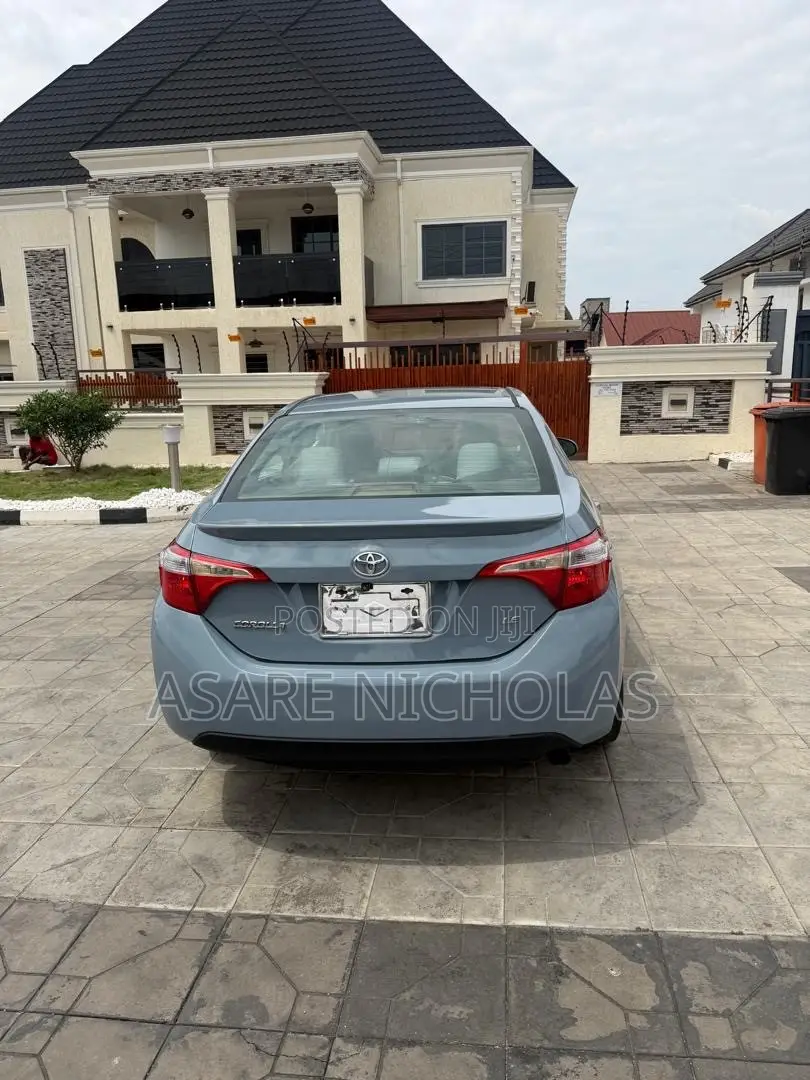 Toyota Corolla 2015
