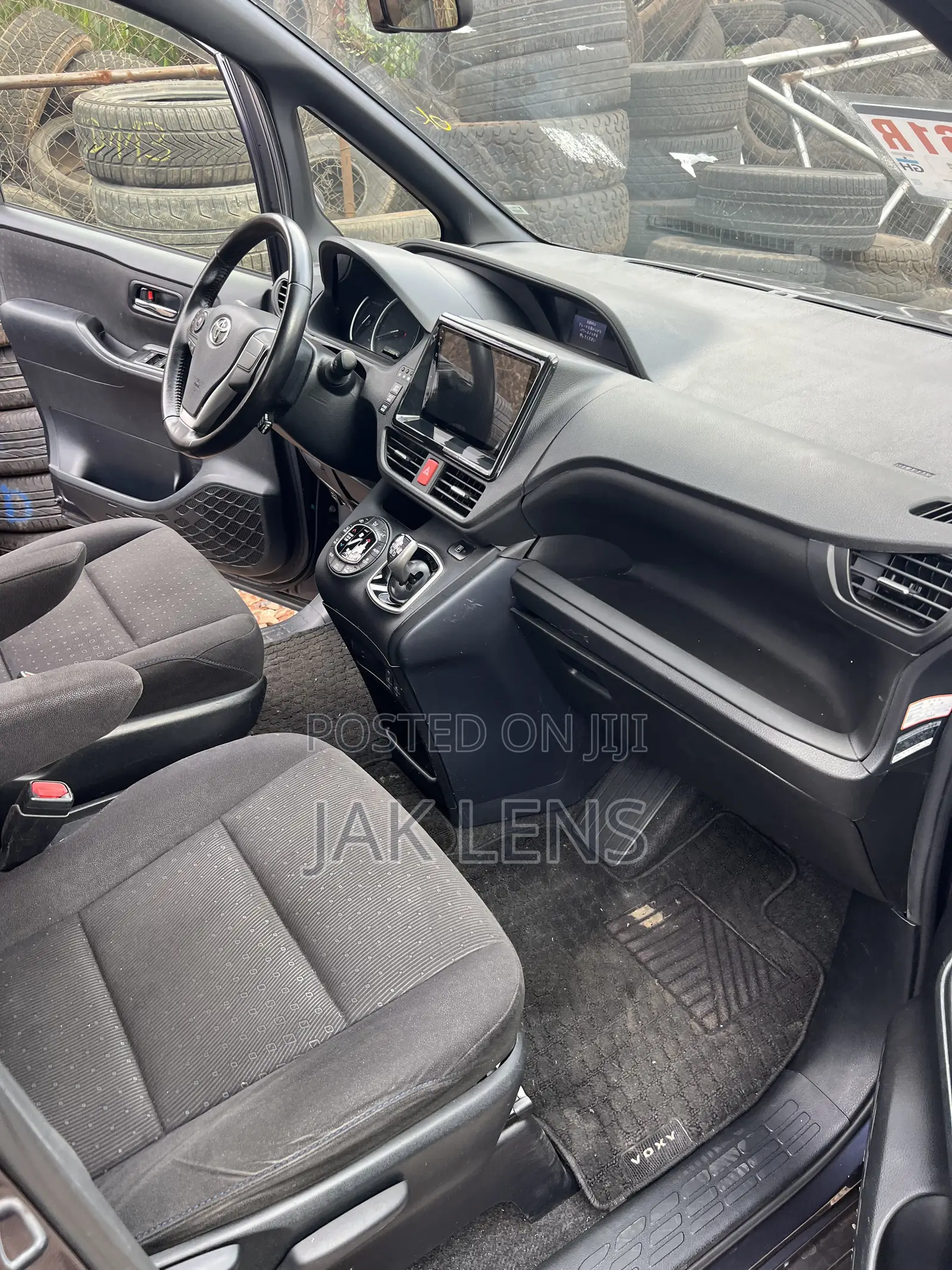 Toyota Voxy Hybrid V 2WD 7-Seater 2016 Black