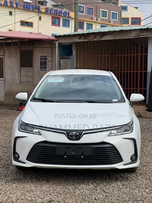 Toyota Corolla LE 2023 White