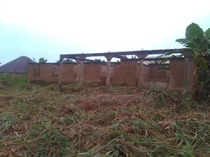 6bdrm House in At Pekyi, Atwima Kwanwoma for sale