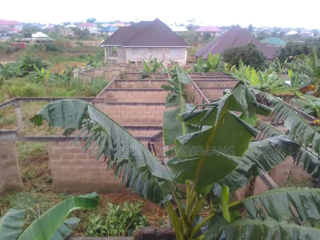 6bdrm House in At Pekyi, Atwima Kwanwoma for sale