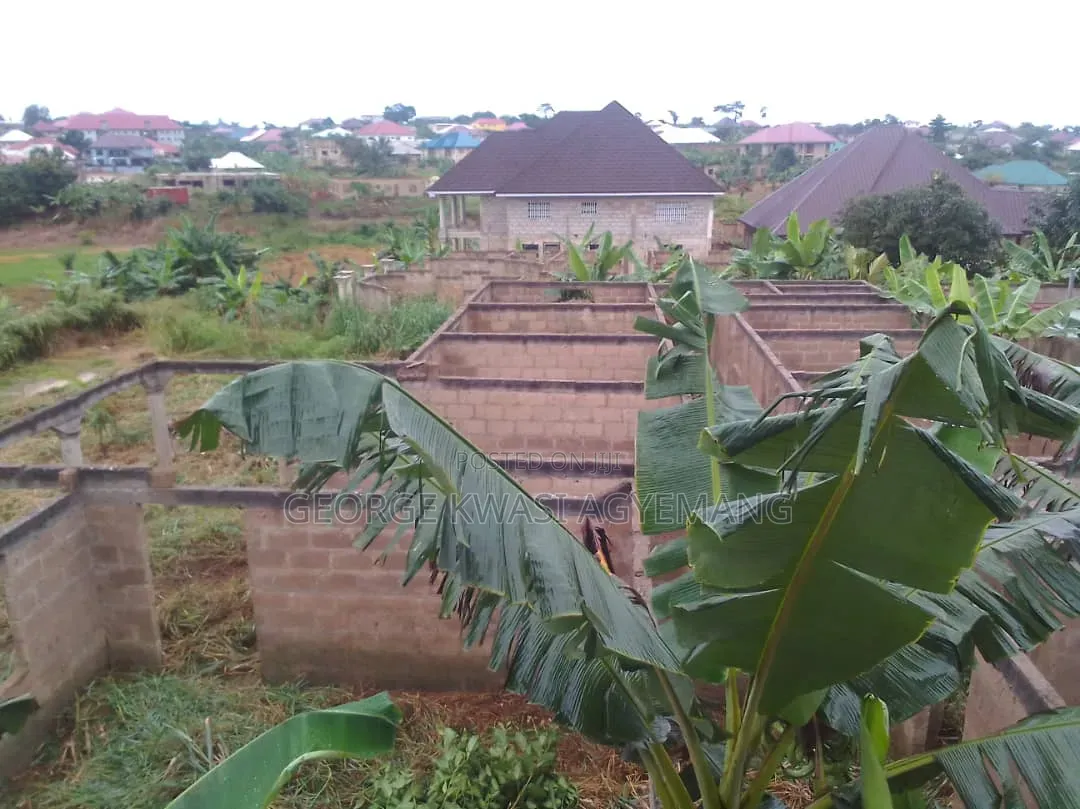 6bdrm House in At Pekyi, Atwima Kwanwoma for sale
