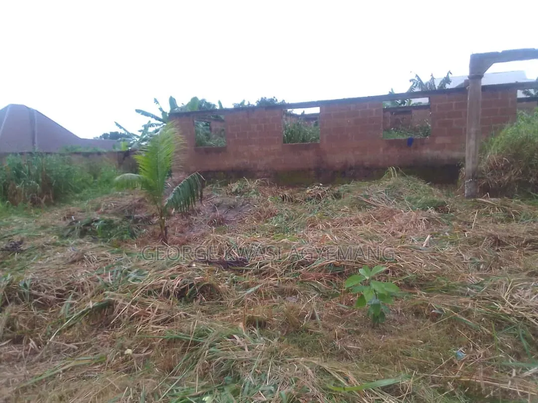 6bdrm House in At Pekyi, Atwima Kwanwoma for sale