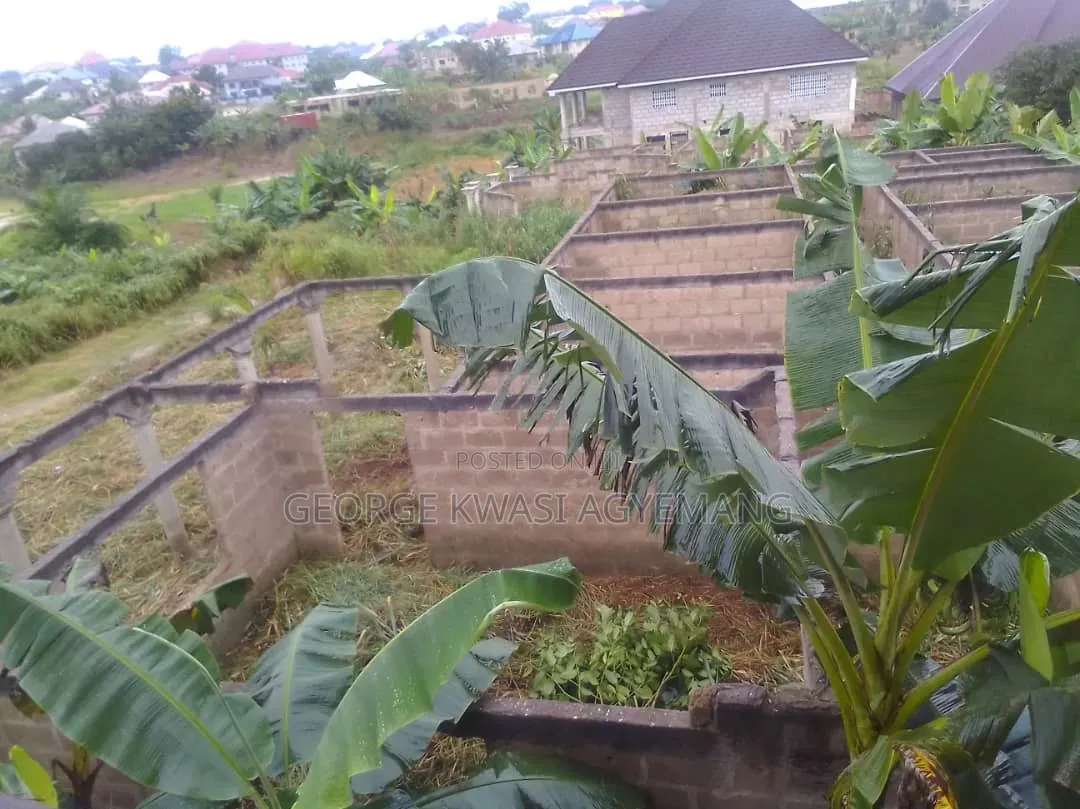 6bdrm House in At Pekyi, Atwima Kwanwoma for sale