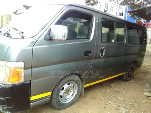 Nissan Caravan (Urvan) 2017 Grey