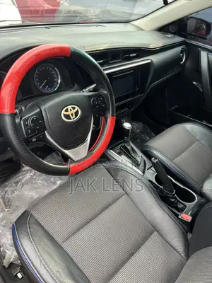 Toyota Corolla L (1.8L 4cyl 2A) 2018 Red