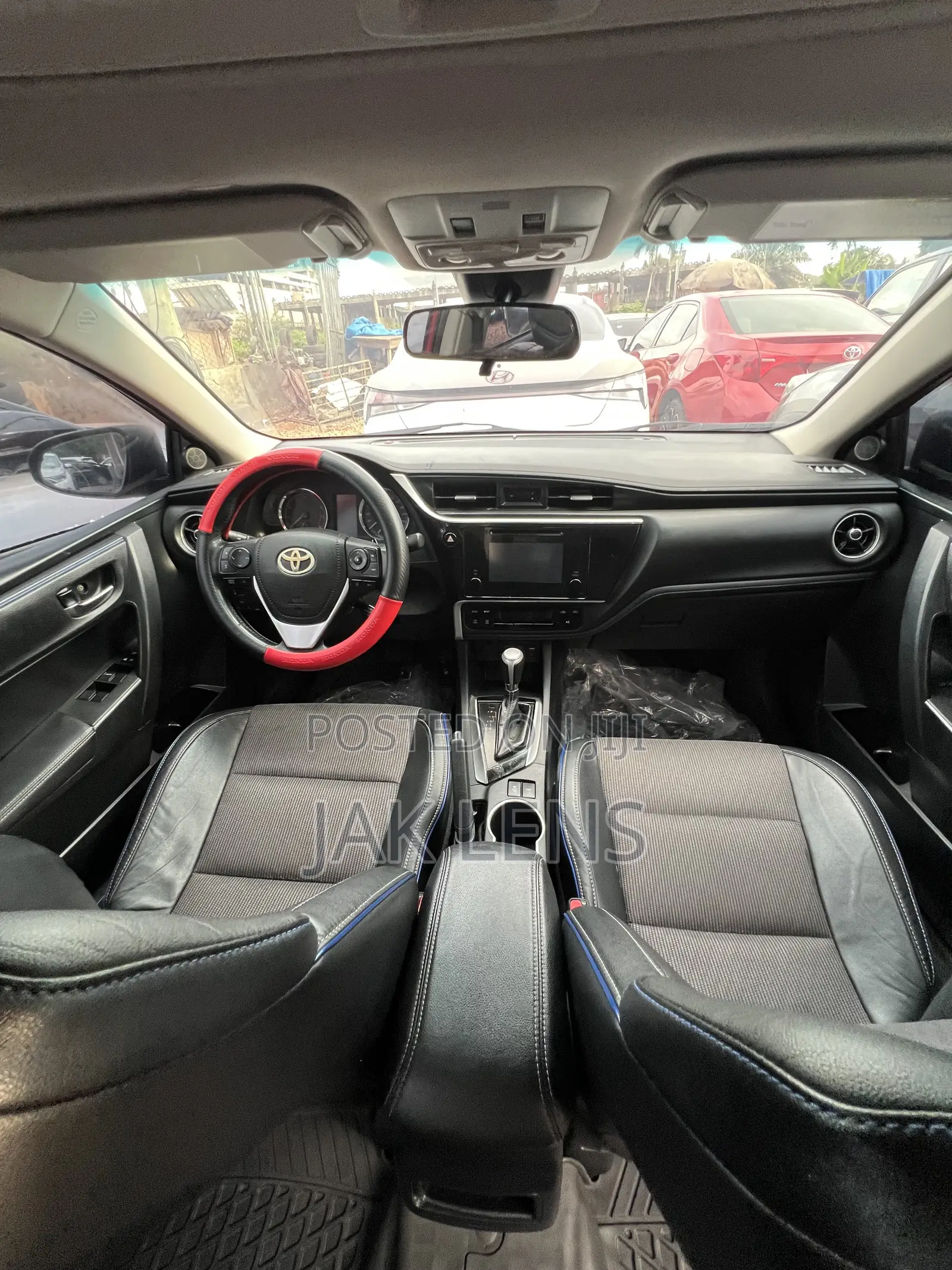 Toyota Corolla L (1.8L 4cyl 2A) 2018 Red
