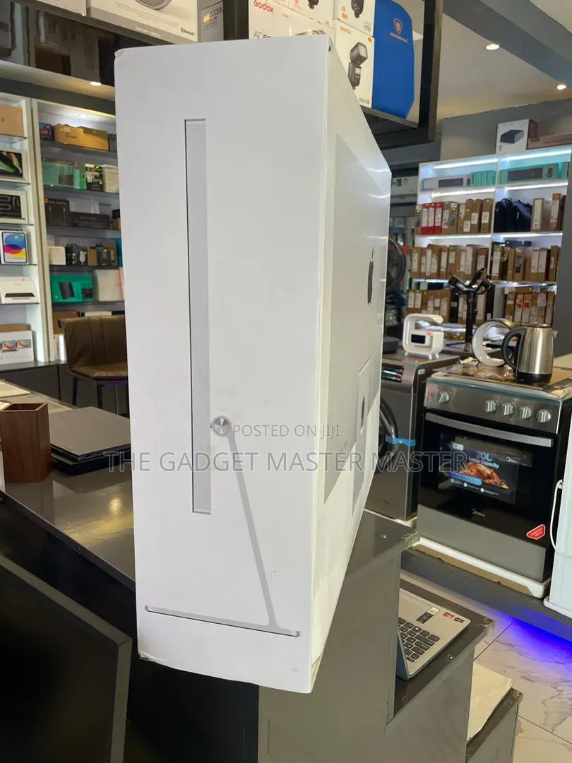 Apple 27" Studio Display 2026 Nano-Texture Glass