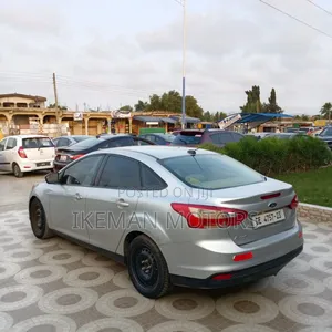 Ford Focus S 4dr Sedan (2.0L 4cyl 5M) 2015 Silver