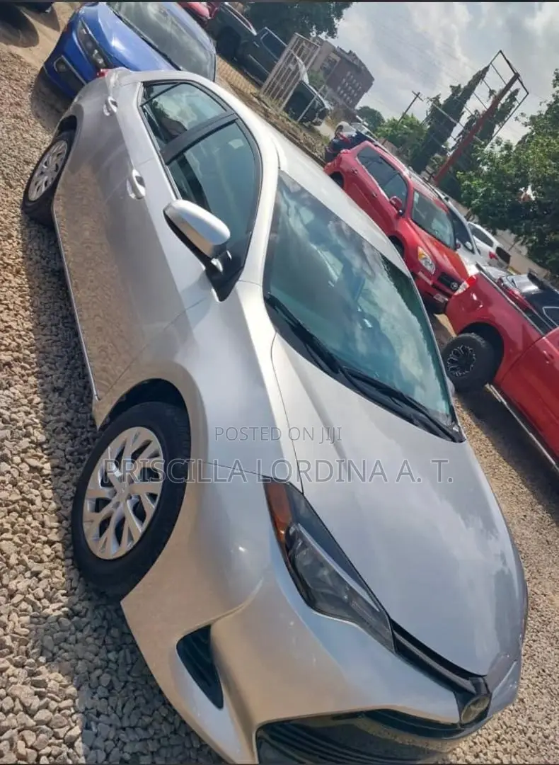 Toyota Corolla LE (1.8L 4cyl 2A) 2019 Silver