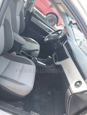 Toyota Corolla LE (1.8L 4cyl 2A) 2019 Silver