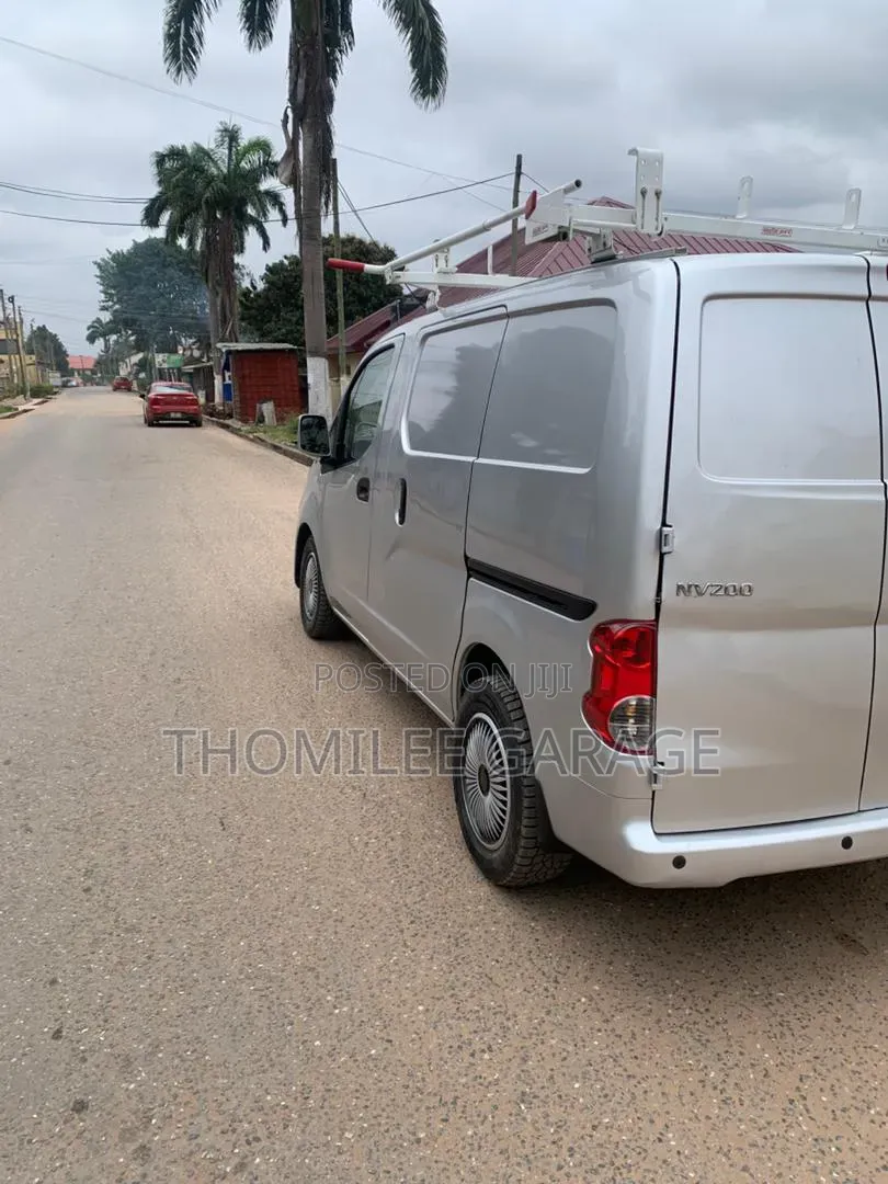 Nissan NP200 2020 Silver