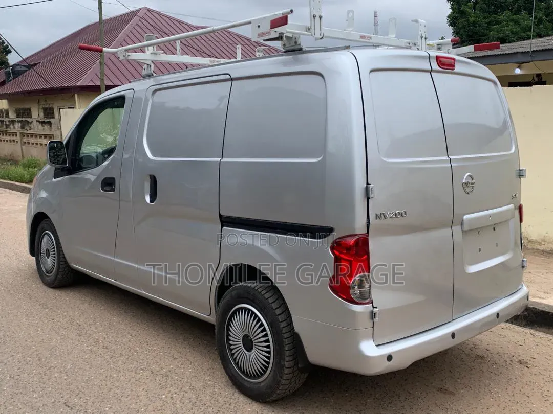 Nissan NP200 2020 Silver