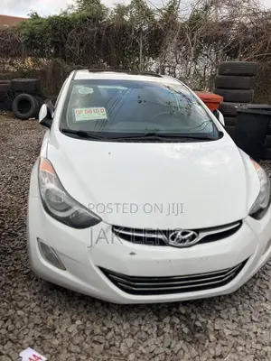 Hyundai Elantra Limited Sedan FWD (1.8L 4cyl 6A) 2013 White