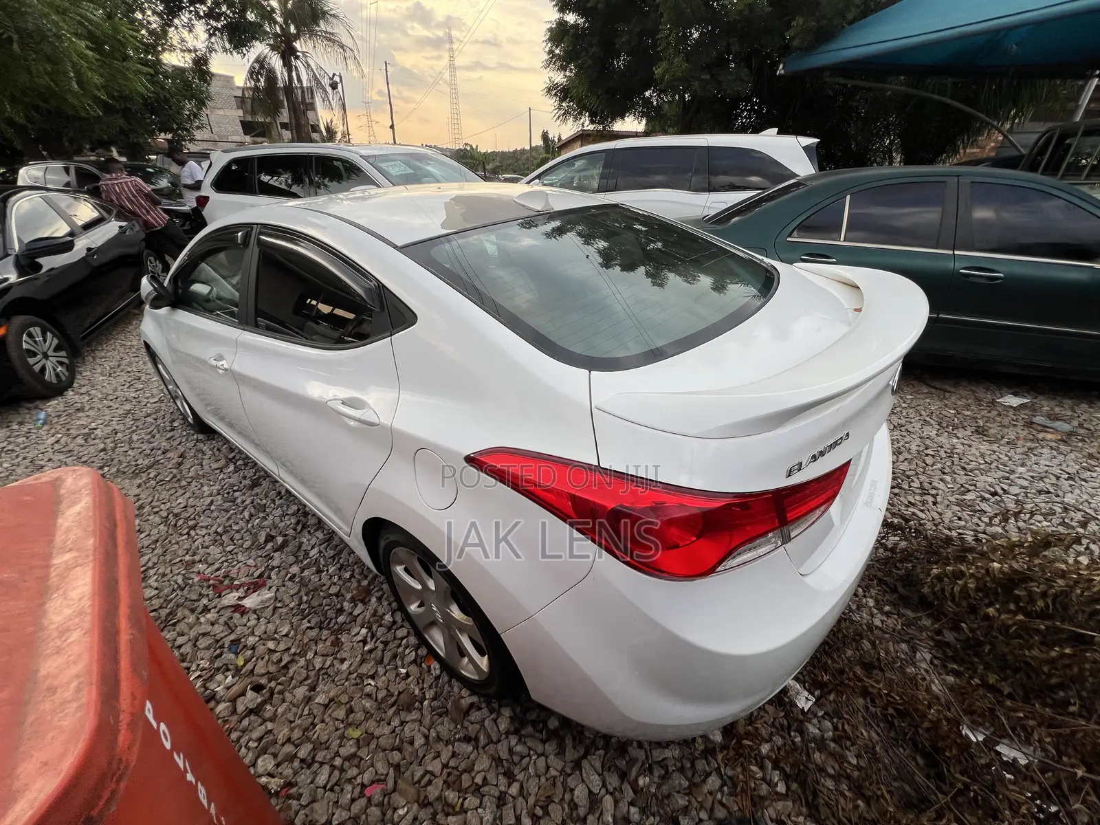 Hyundai Elantra Limited Sedan FWD (1.8L 4cyl 6A) 2013 White
