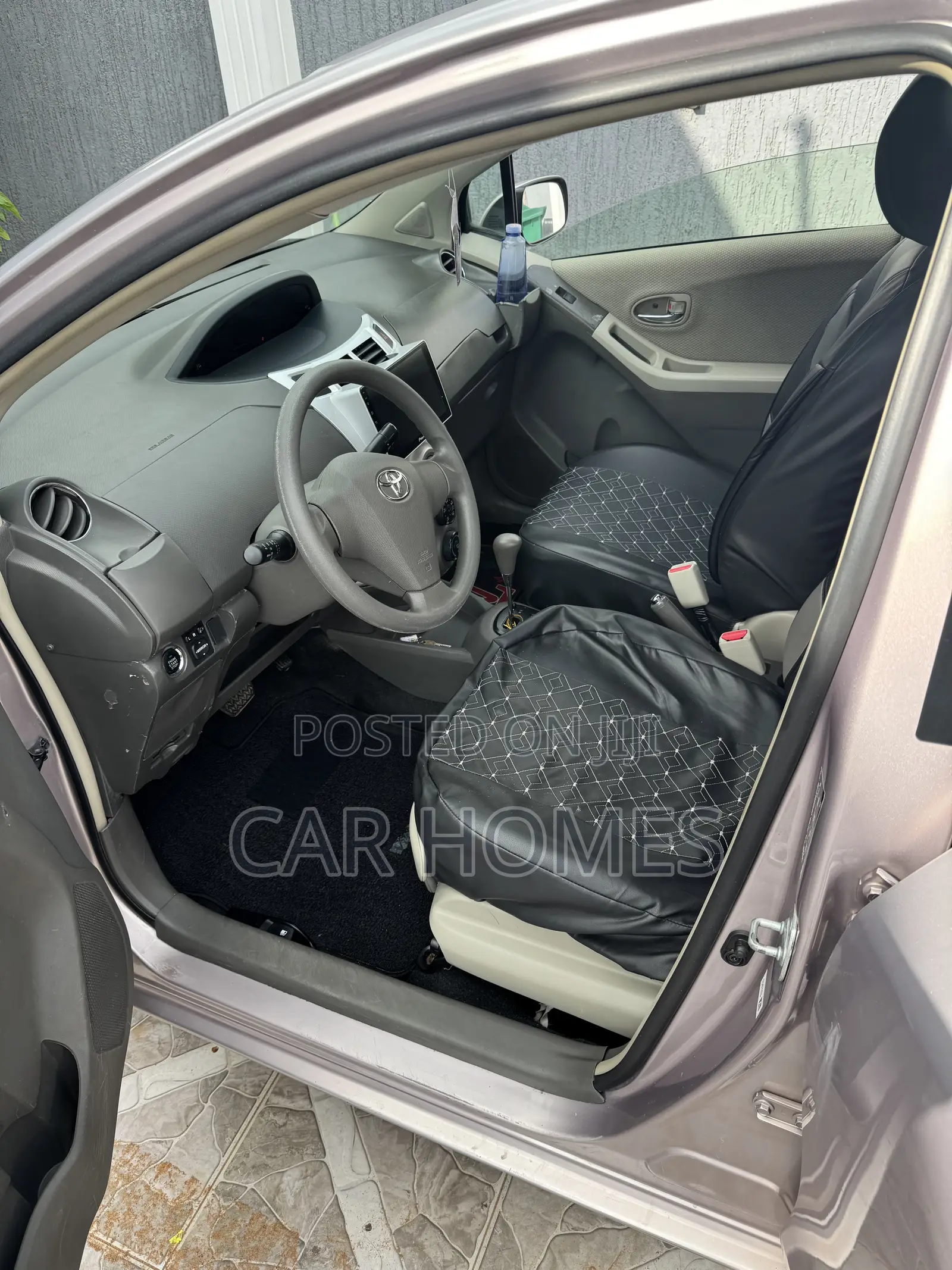 Toyota Vitz 1.0 FWD 5dr 2010 Pink
