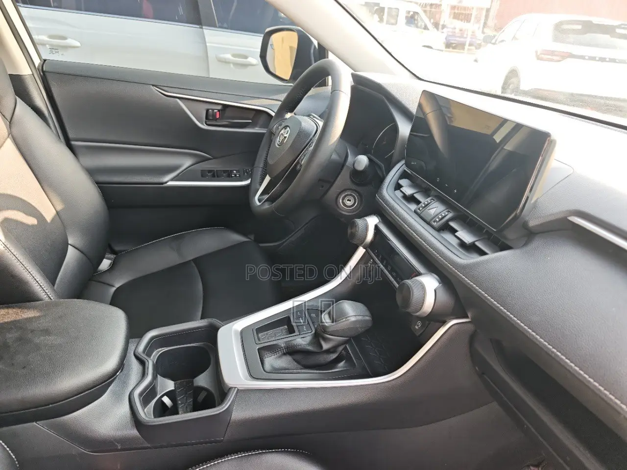 Toyota RAV4 LE FWD 2024 White