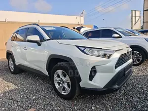 Toyota RAV4 LE FWD 2024 White