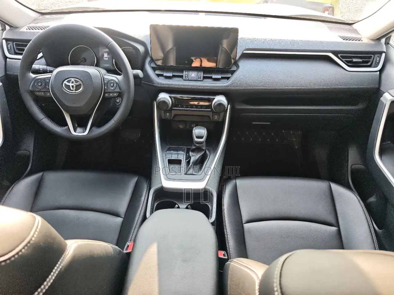 Toyota RAV4 LE FWD 2024 White