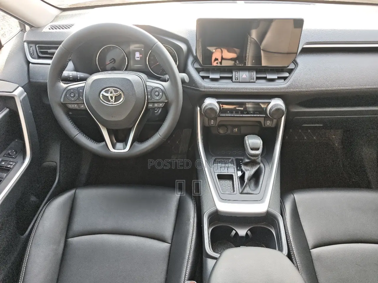 Toyota RAV4 LE FWD 2024 White