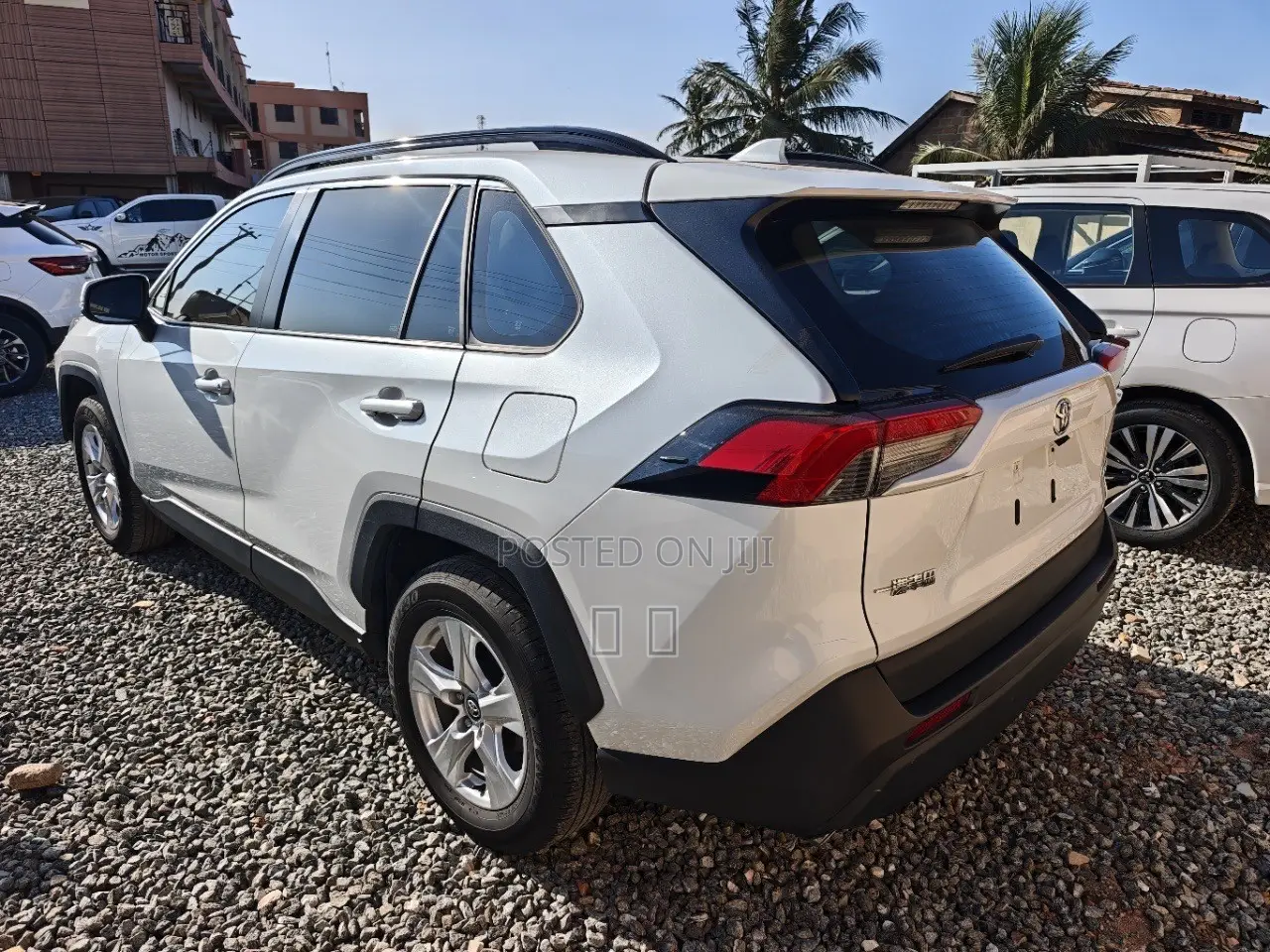 Toyota RAV4 LE FWD 2024 White