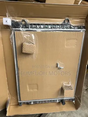 Toyota Tacoma 2016 2017 2018 2019 2020-2023 Radiator (Water Tank)