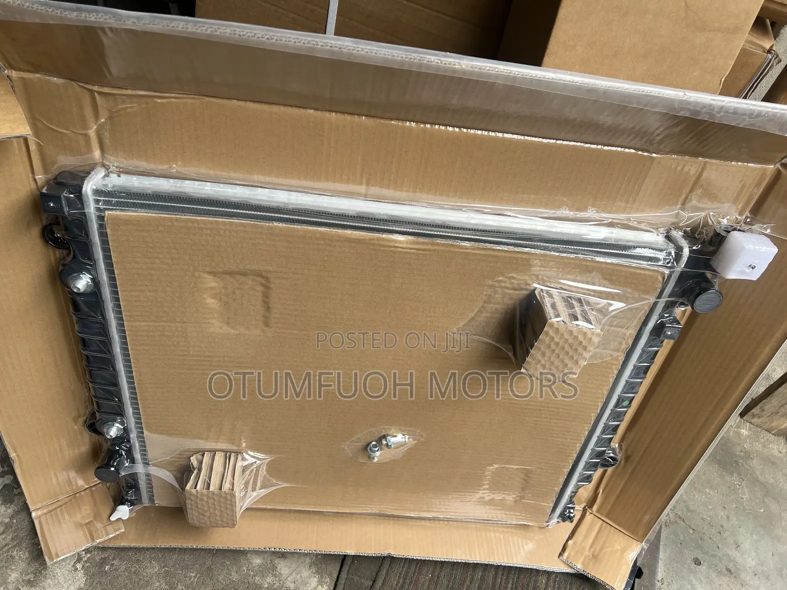 Toyota Tacoma 2016 2017 2018 2019 2020-2023 Radiator (Water Tank)