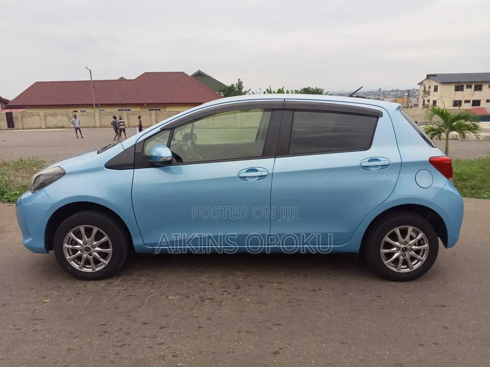 Toyota Vitz 1.3 AWD 5dr 2016 Blue