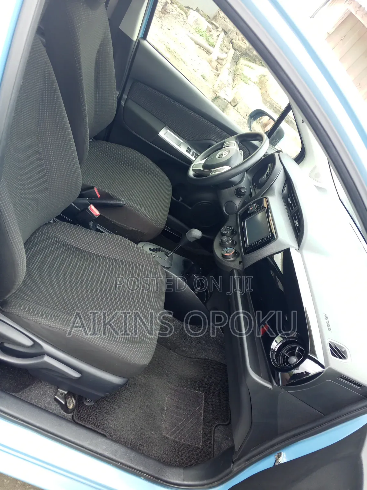 Toyota Vitz 1.3 AWD 5dr 2016 Blue