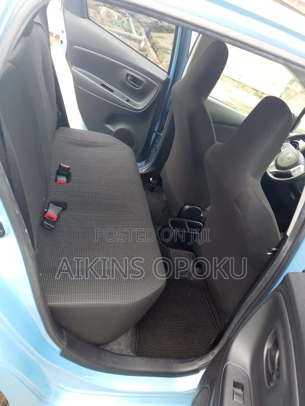 Toyota Vitz 1.3 AWD 5dr 2016 Blue