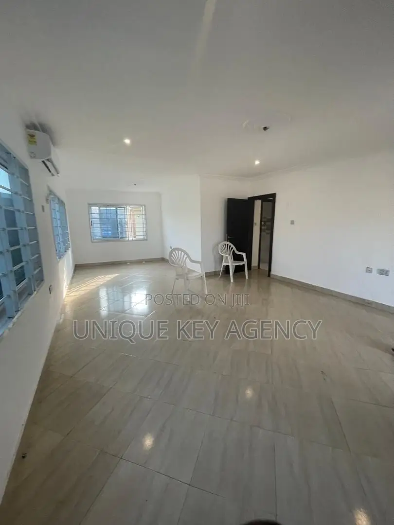 3bdrm Apartment in Unique Key Agency, Teshie for rent