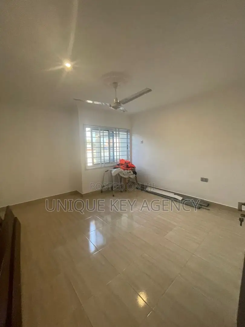 3bdrm Apartment in Unique Key Agency, Teshie for rent