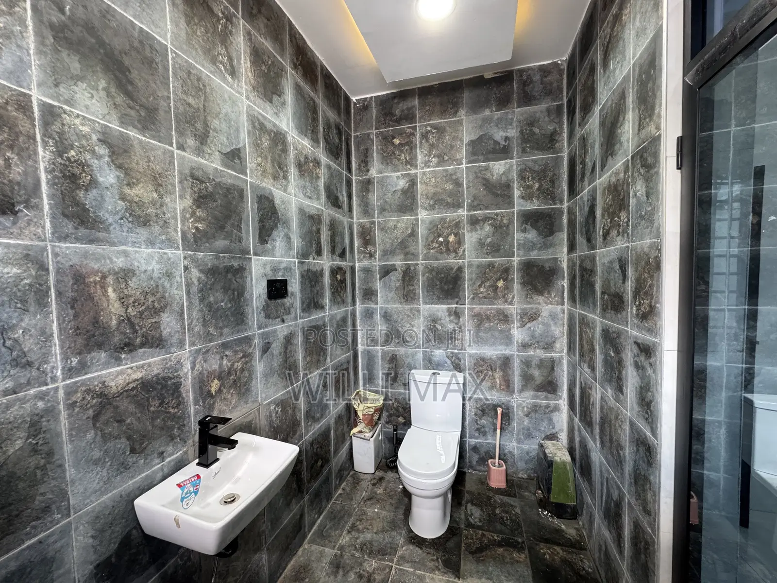 2bdrm Bungalow in Oyarifa for sale