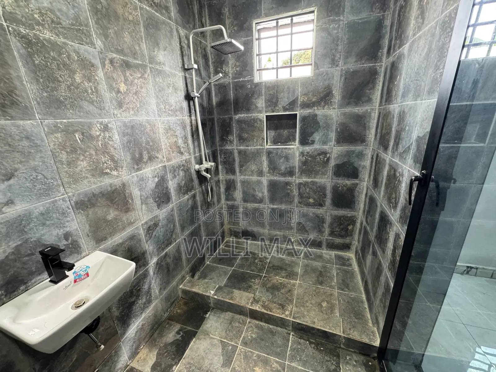 2bdrm Bungalow in Oyarifa for sale