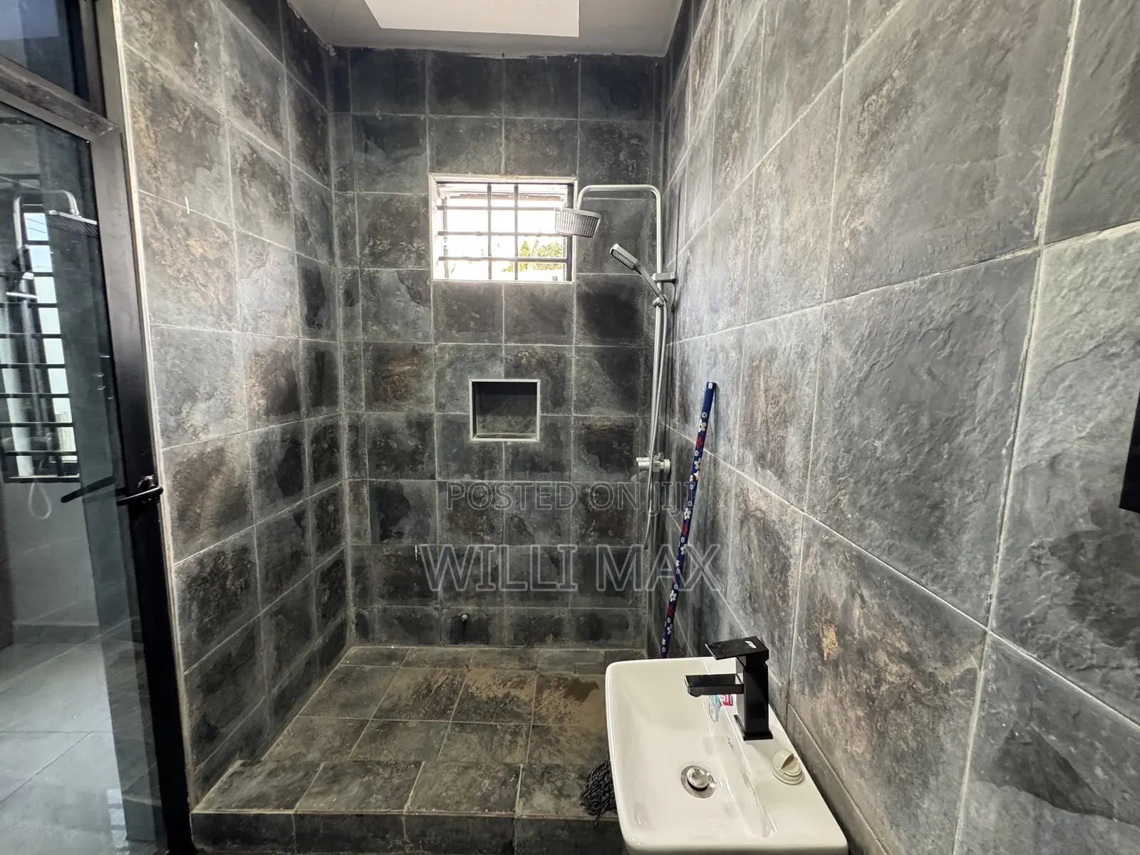 2bdrm Bungalow in Oyarifa for sale
