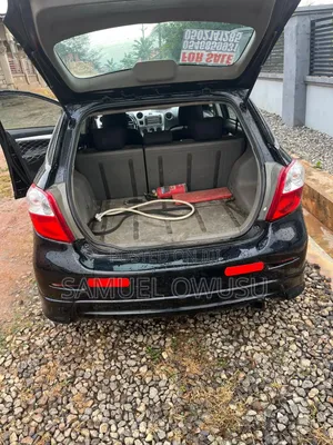 Toyota Matrix Hatchback FWD (1.8L 4cyl 5M) 2008 Black