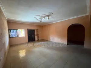 4bdrm House in Ashongman Estate for rent